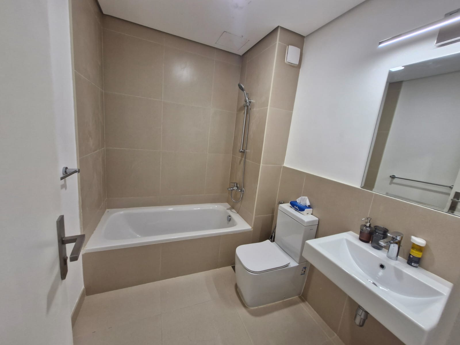 🏡 *Modern Townhouse fully furnished for Rent in Sedra (Roshn) – Stylish & Family-Friendly* 👨‍👩‍👧‍👦